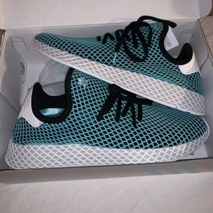 Adidas Deerupt Runner Parley